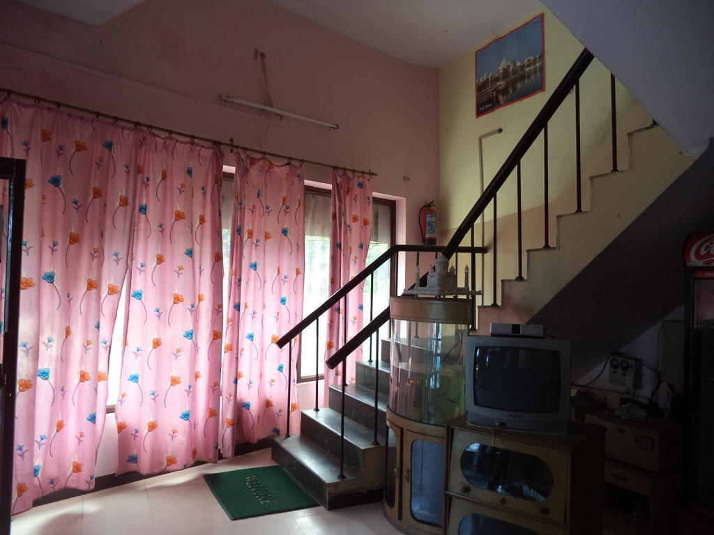 Hotel Viren Plaza Agra  Ngoại thất bức ảnh